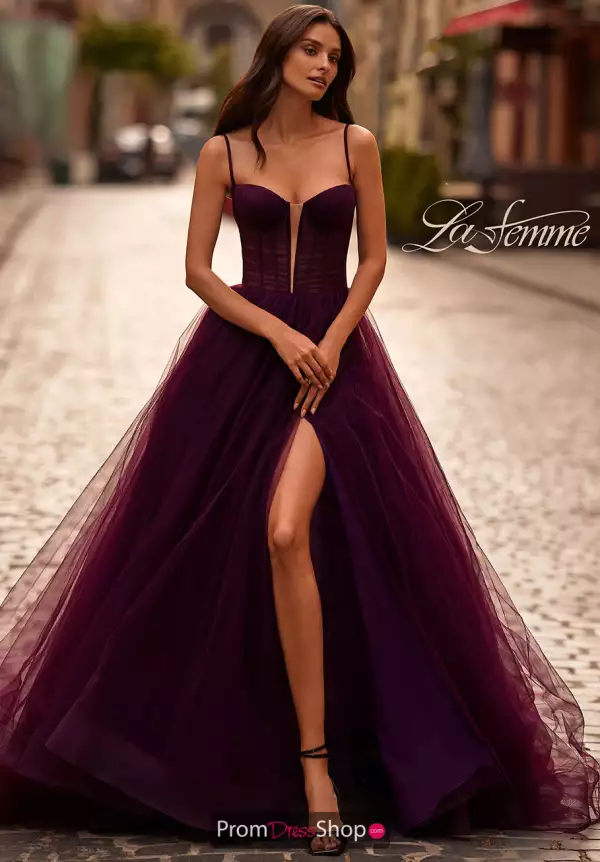 La Femme 32700